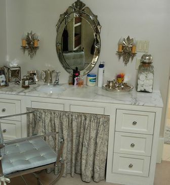 women's vanity dresser